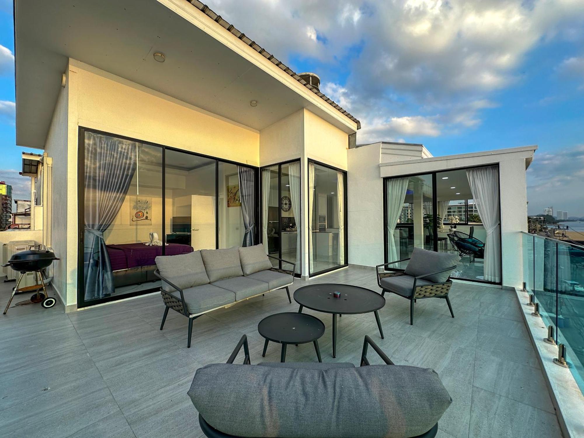 Stunning Beachfront View Luxurious Apartment 40 Jomtien Exterior foto