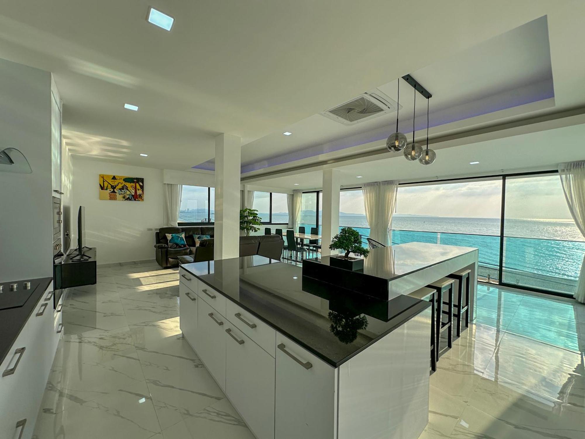 Stunning Beachfront View Luxurious Apartment 40 Jomtien Exterior foto