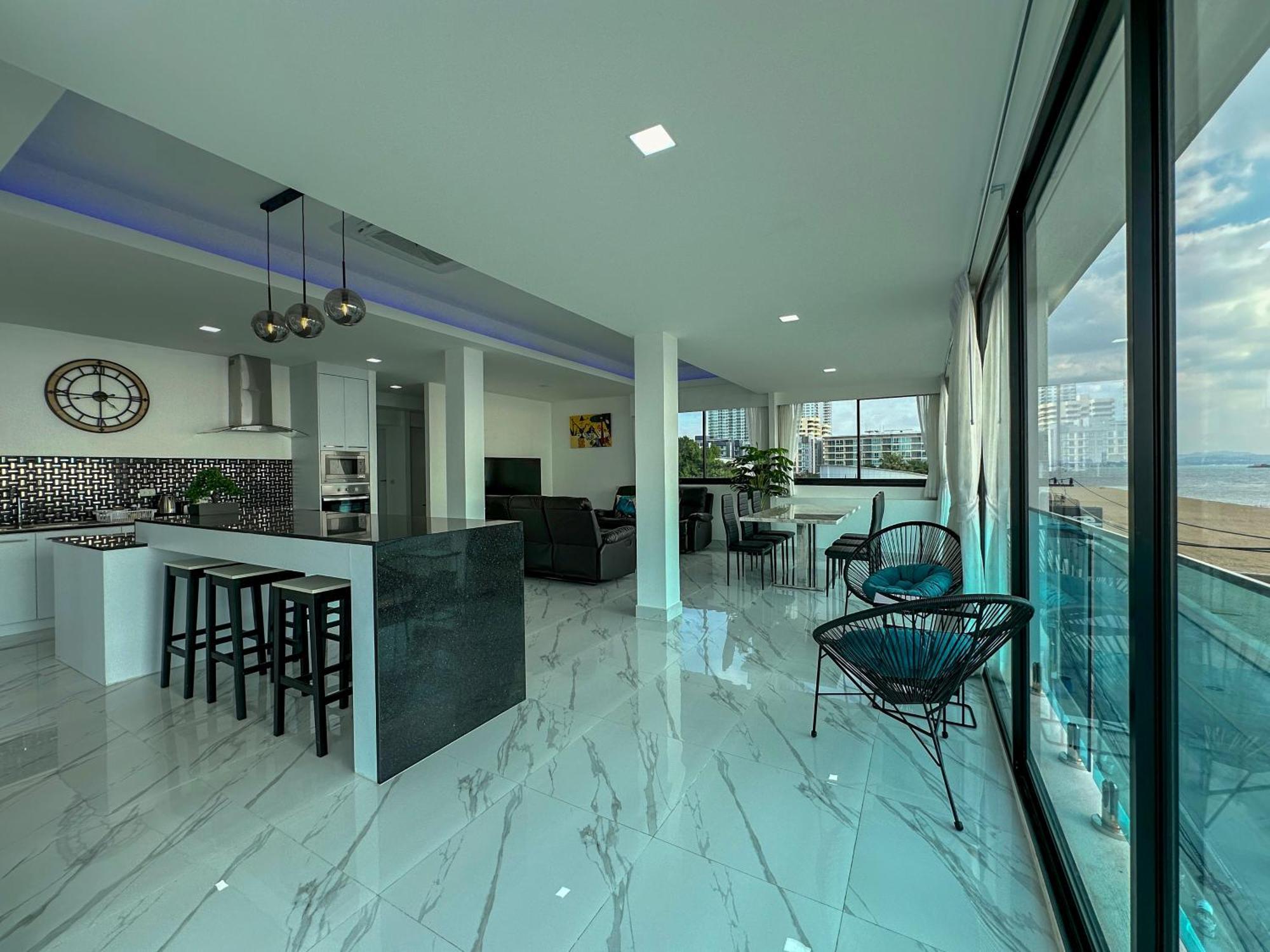 Stunning Beachfront View Luxurious Apartment 40 Jomtien Exterior foto