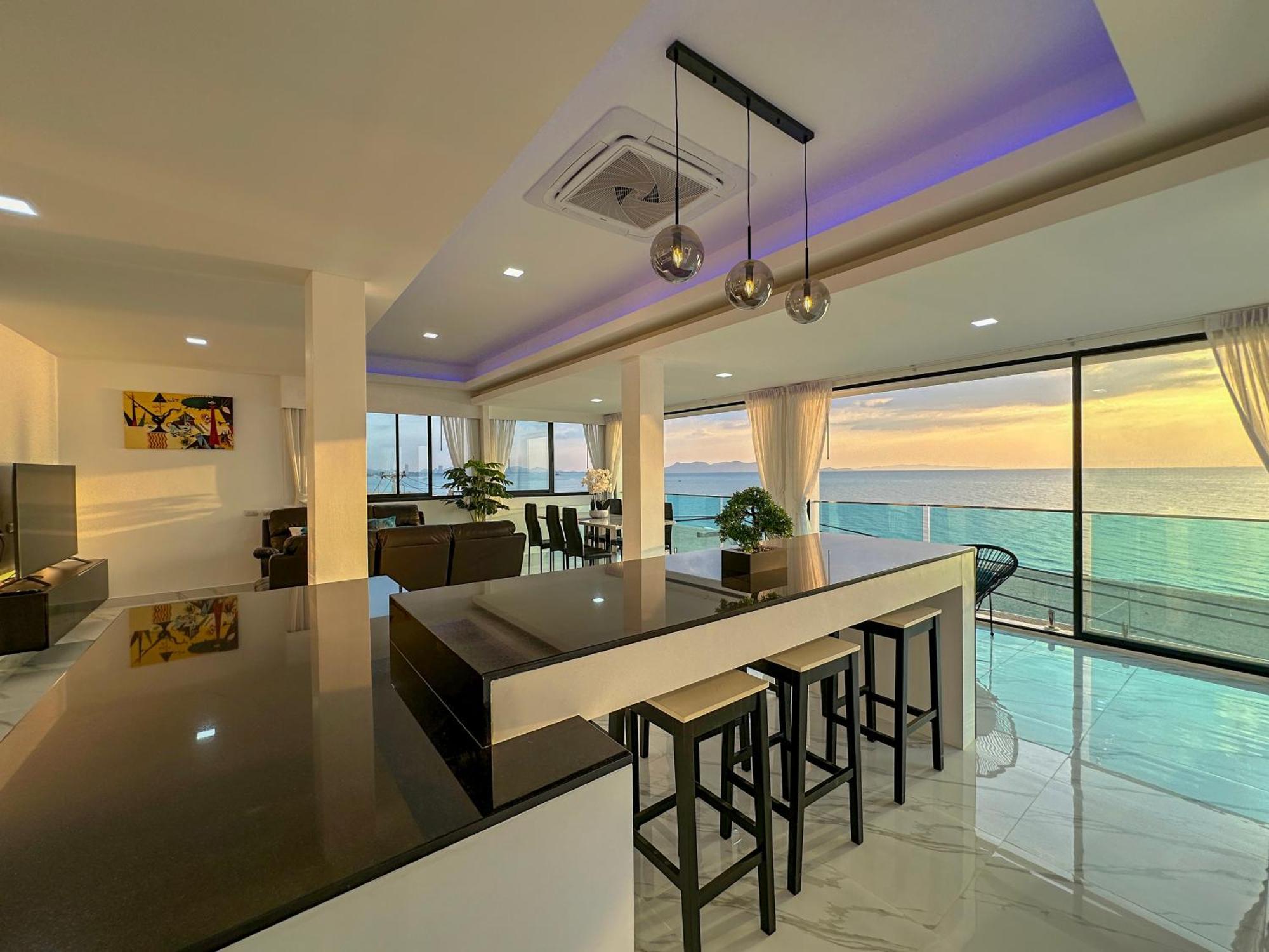 Stunning Beachfront View Luxurious Apartment 40 Jomtien Exterior foto