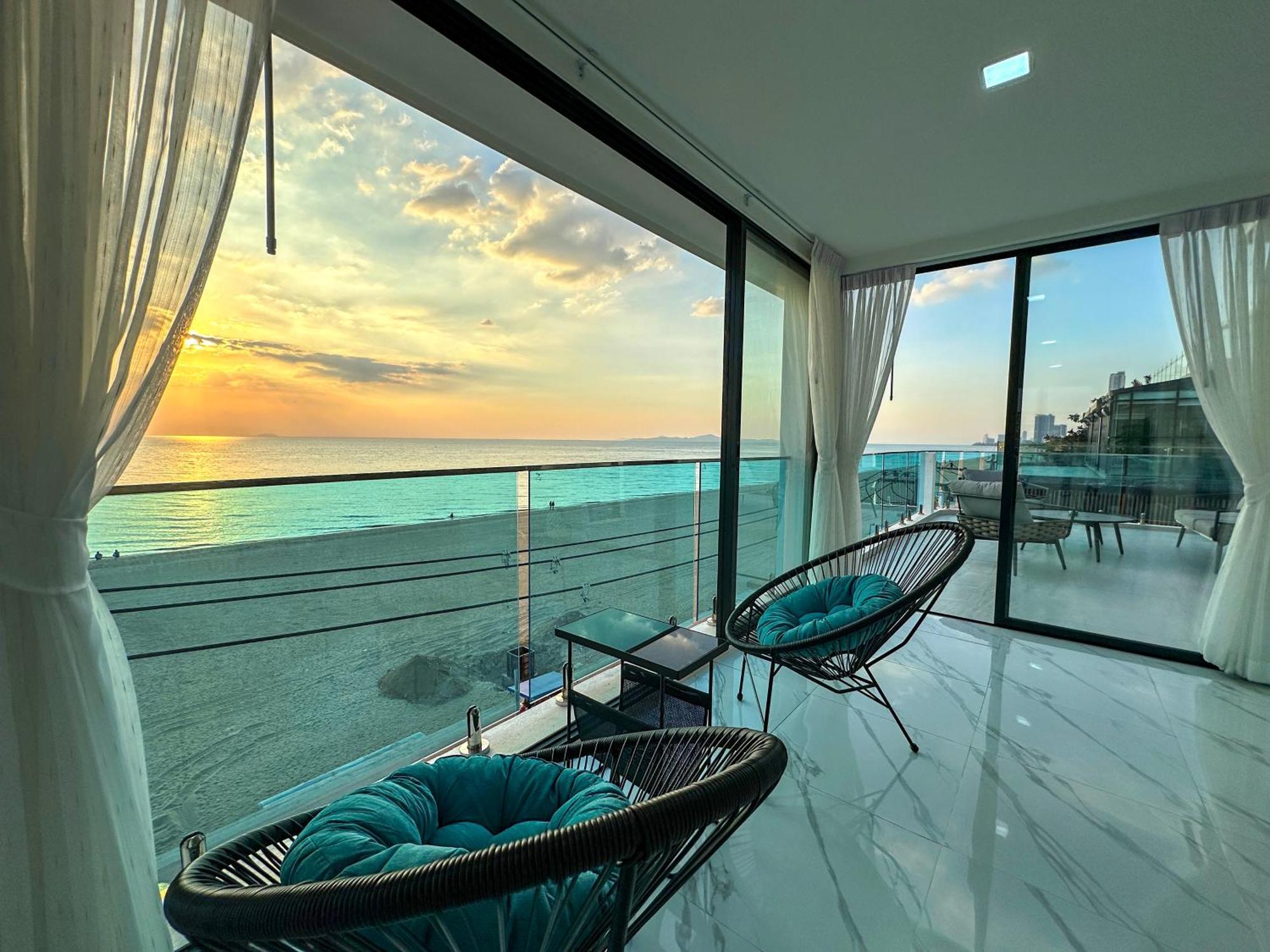 Stunning Beachfront View Luxurious Apartment 40 Jomtien Exterior foto