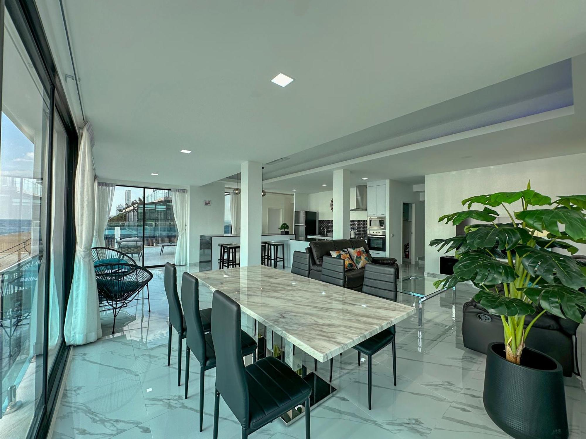 Stunning Beachfront View Luxurious Apartment 40 Jomtien Exterior foto